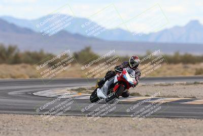 media/Nov-16-2025-Race Pace (Sun) [[8c5fa54630]]/Non Verified Riders (1st 20 Minutes)/5-Turn 15 (110pm)/